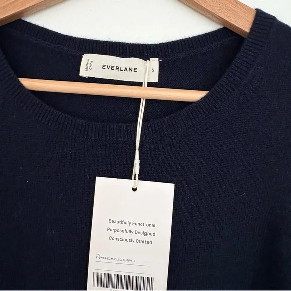 Everlane || The Classic Tank in Cashmere Navy Blue Small NWT - Picture 4 of 8